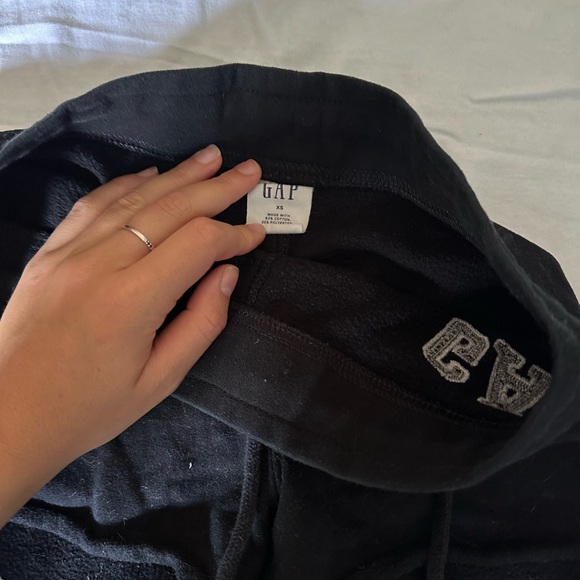 gap shorts - Picture 2 of 2